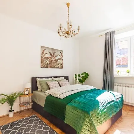 Superapart Swietojanska 19, Old Town Apartment