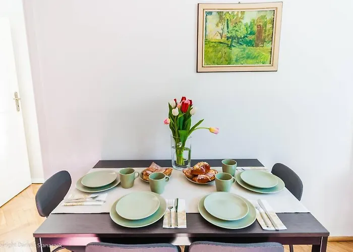 Superapart Swietojanska 19, Old Town *